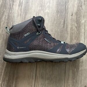 Keen Women’s Waterproof Hiking Boots (Terradora II Style) Size 6.5. Gray